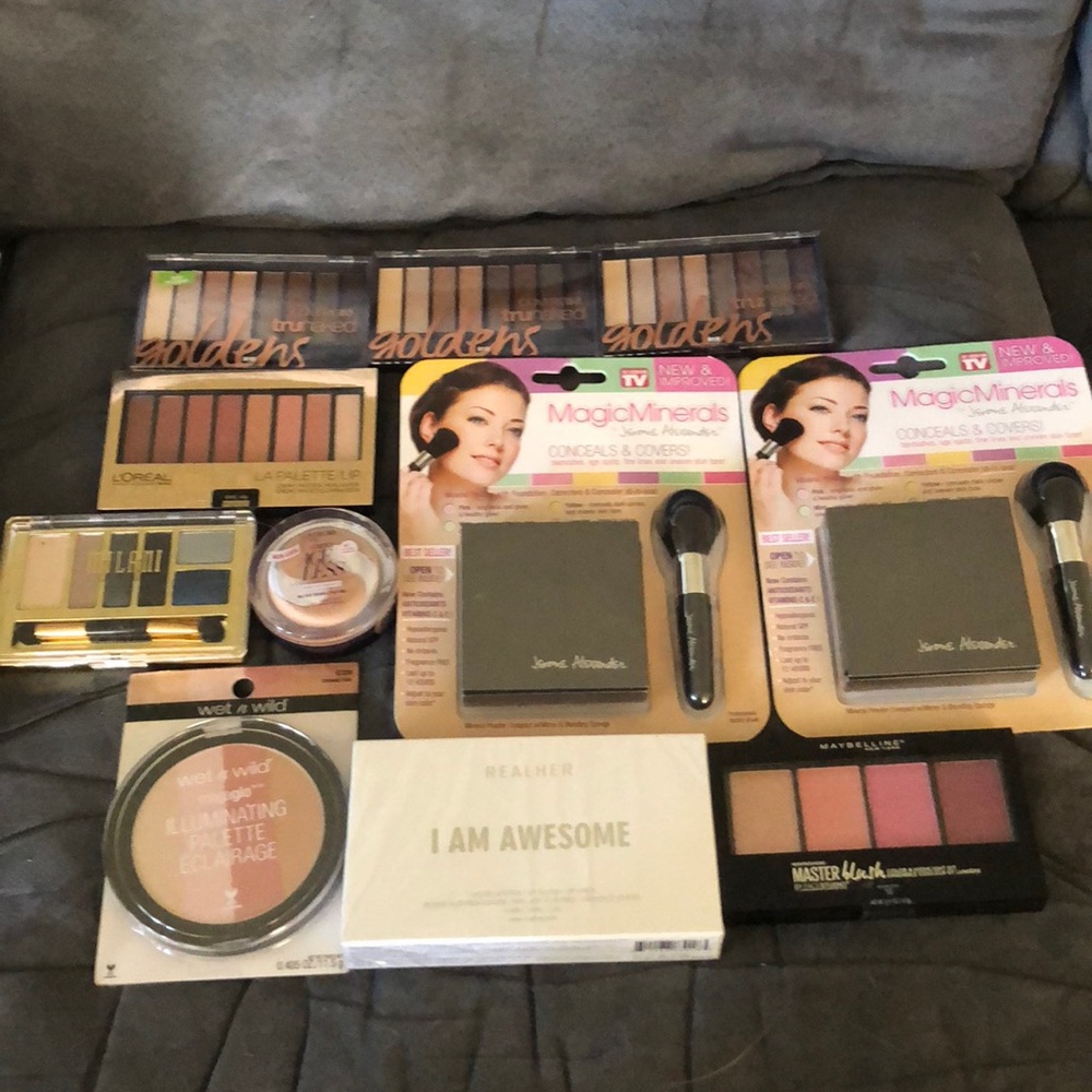 Makeup bundle